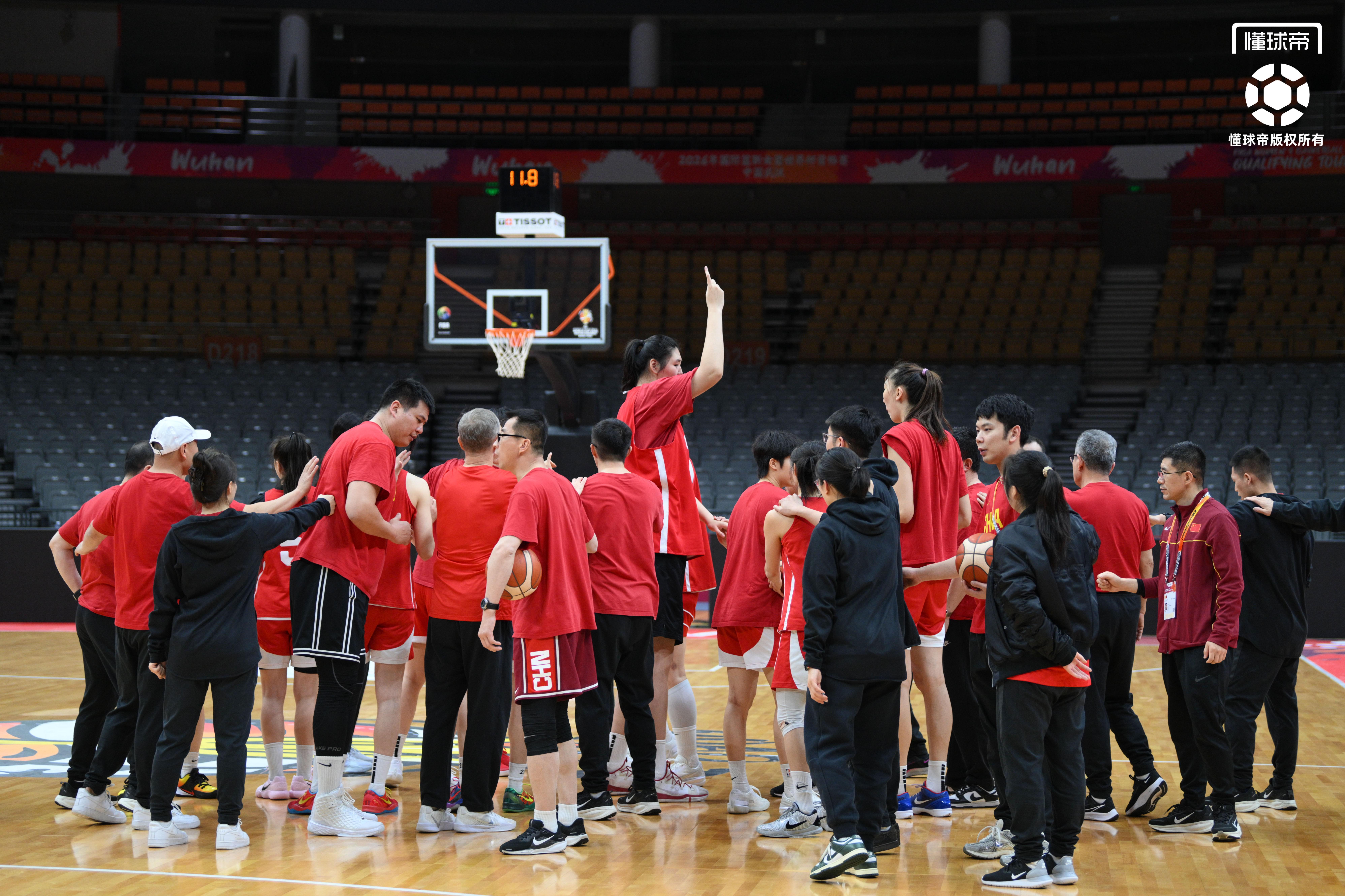 世界杯官方直播软件app下载中心-中国女篮世预赛最后一练，王治郅到场观看&amp;amp;全队精神饱满