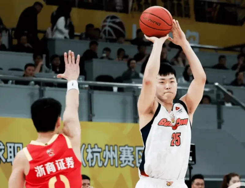 世界杯客户端升级说明-张皓嘉出战19分钟，三分3中0得到1分、正负值-9全队最低